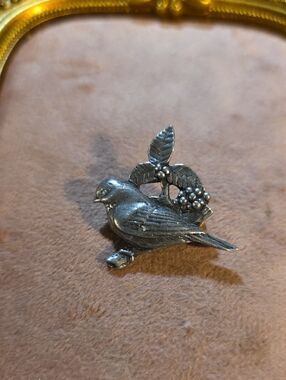 Birds & Blooms 2002 Pewter Bird Brooch